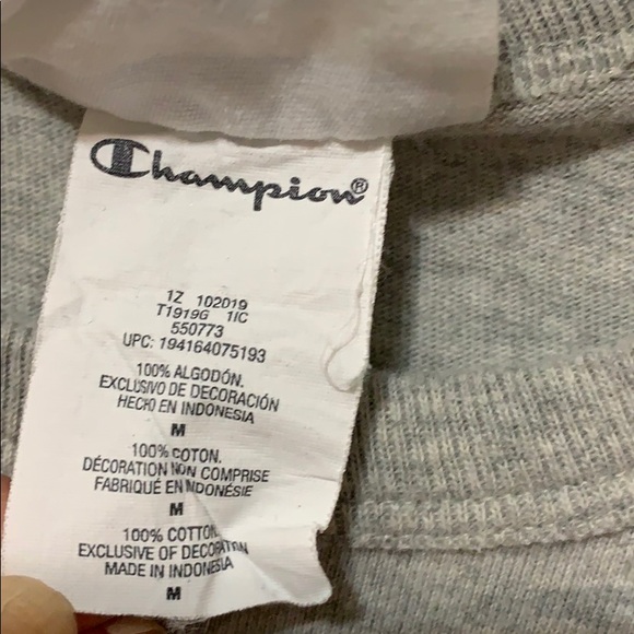 New champion tshirt - Picture 3 of 5